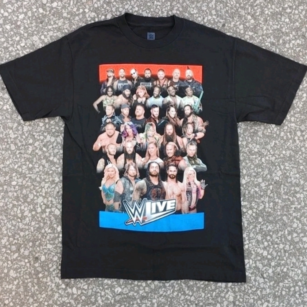 Vtg 2018 WWE Live Raw Print T-Shirt Size (M) 